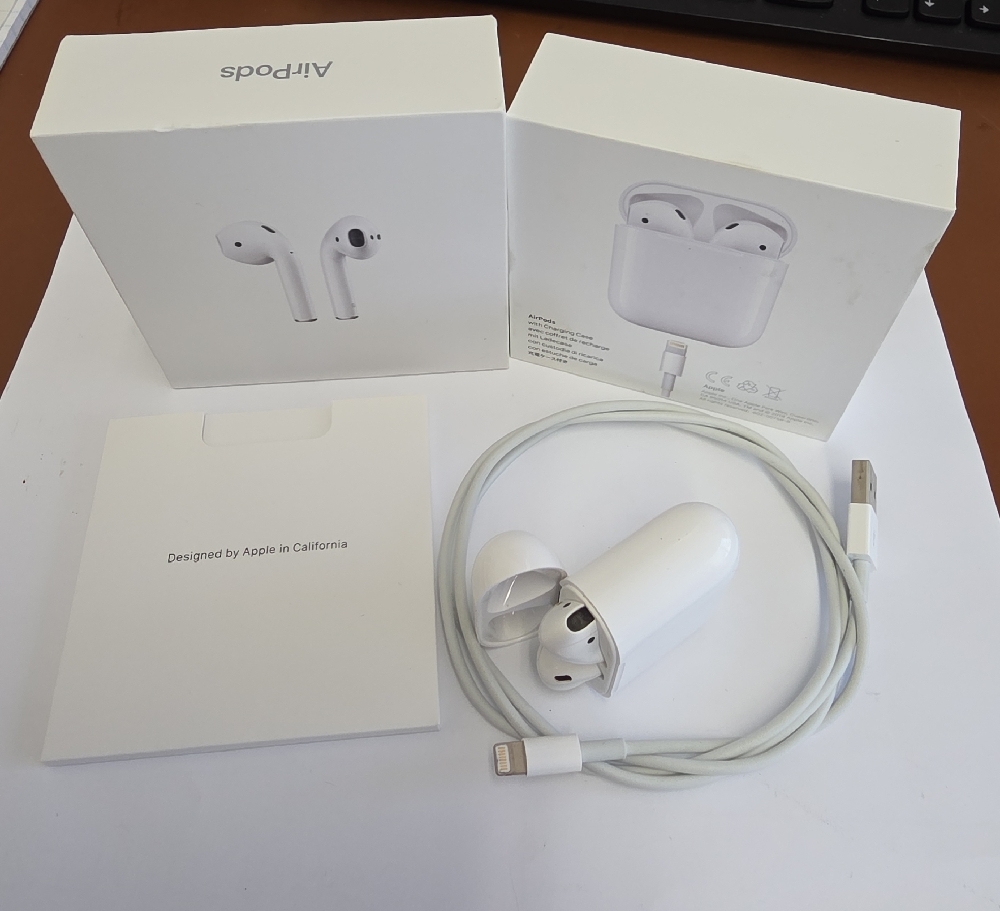 Apple AirPods 2nd Generation with Box, Wireless Charging Case and Cable - White